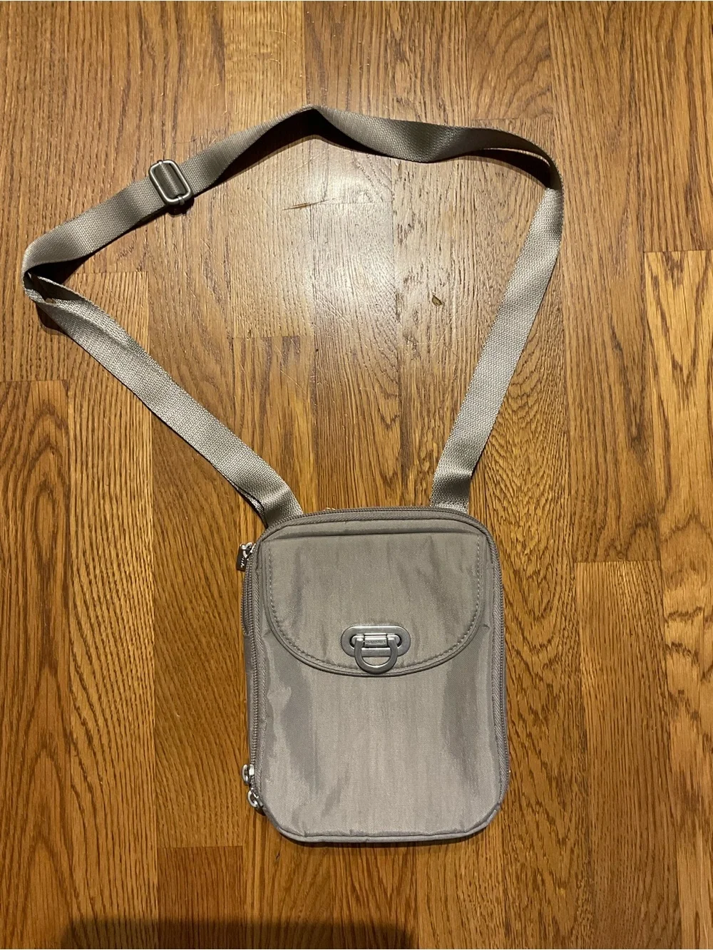 Baggallini compact crossbody